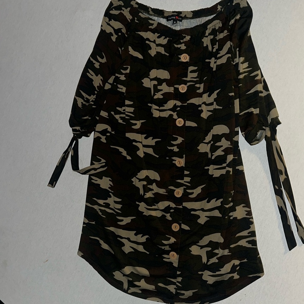 Womens Size 1X Absolutely It Top.